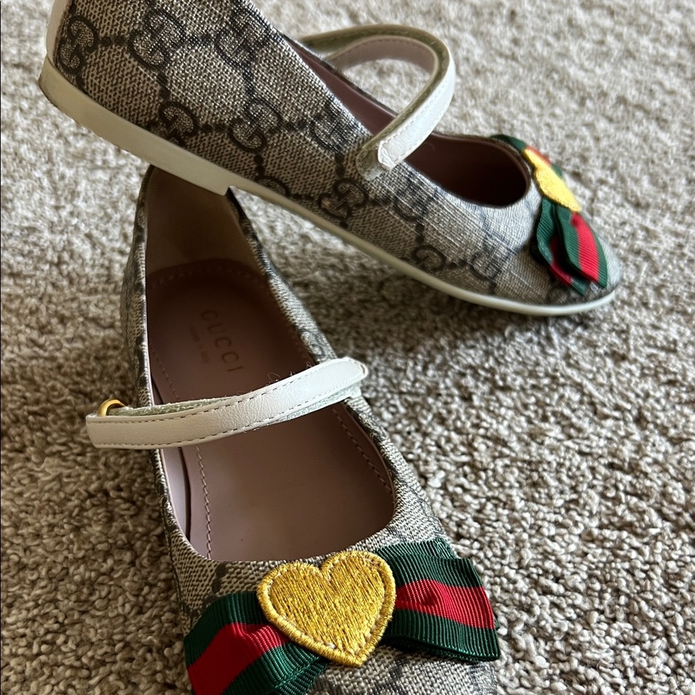 Gucci Gold Heart Bow GG Monogram Ballerina Flats